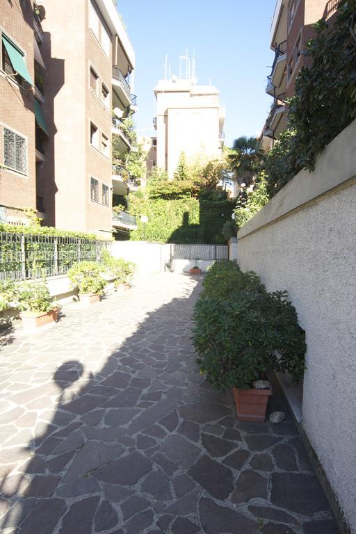 Viale Dei Colli Portuensi 589 *